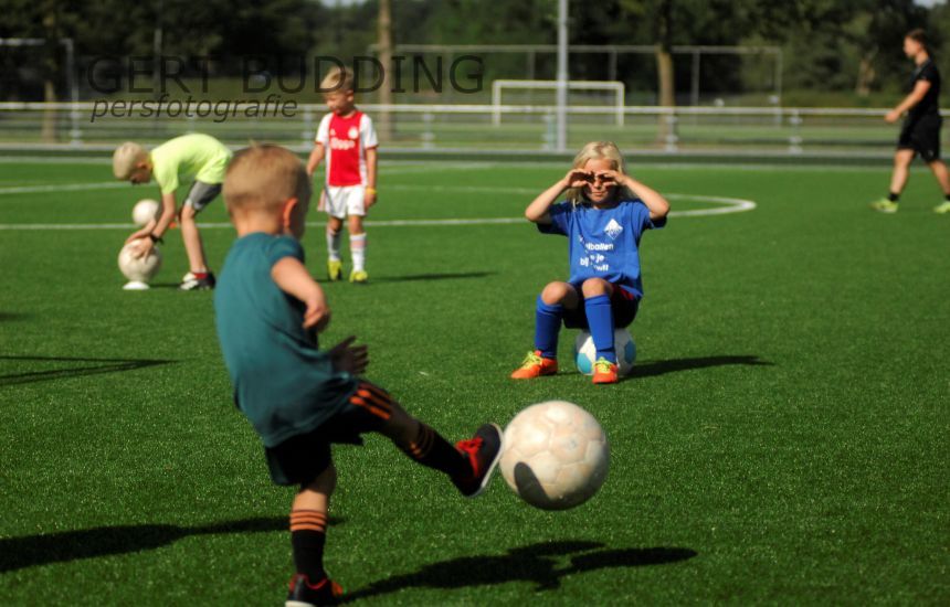Kunstgrasveld Heelsum officieel in gebruik