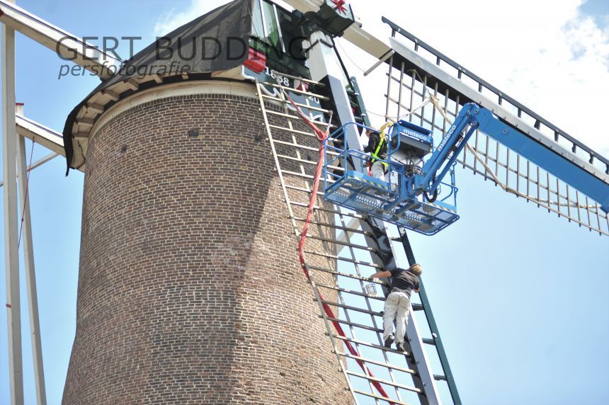 Renkumse molen (1858) krijgt likje verf, in april 2014 weer in gebruik genomen na restauratie