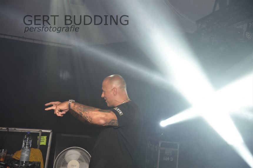 Foute Dance Party geslaagd met DJ Paul Elstak