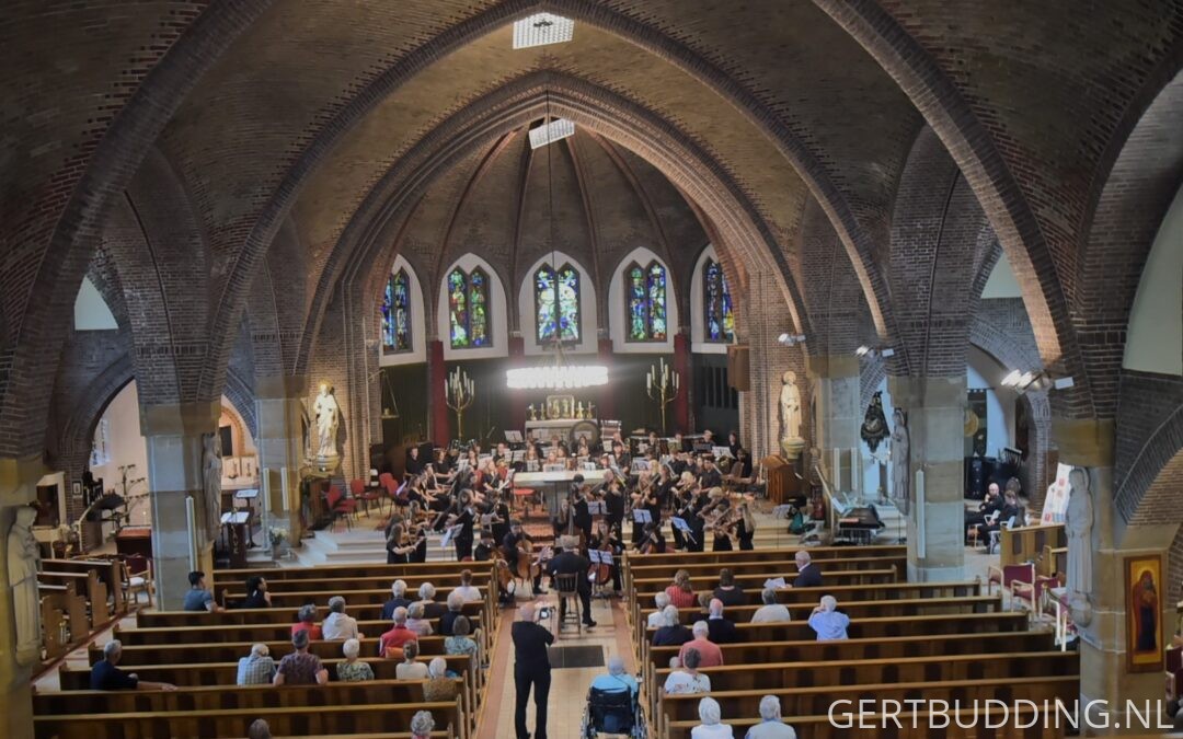 Somerset Youth Band en Somerset Youth Orchestra verzorgen indrukwekkend concert RK kerk Renkum